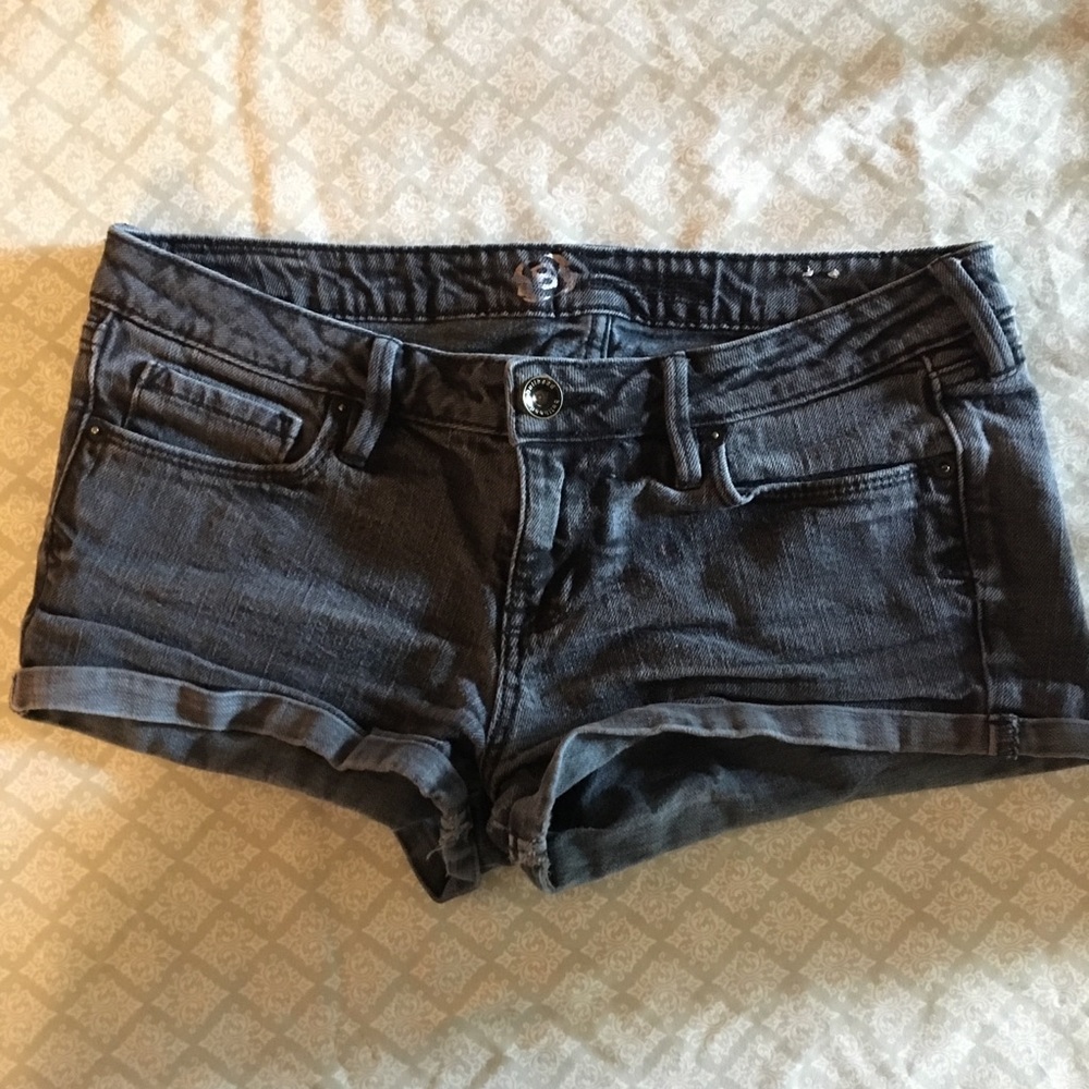 Bullhead High Rise Shorts Size 6 - Black Denim